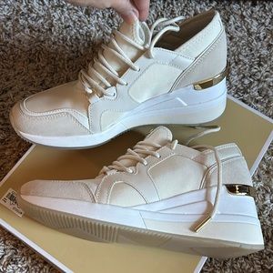 NIB Michael Kors Liv Trainer